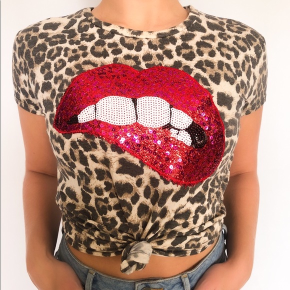 Sequin Lips Leopard Graphic Tee Spring Shirt Top - Picture 2 of 3